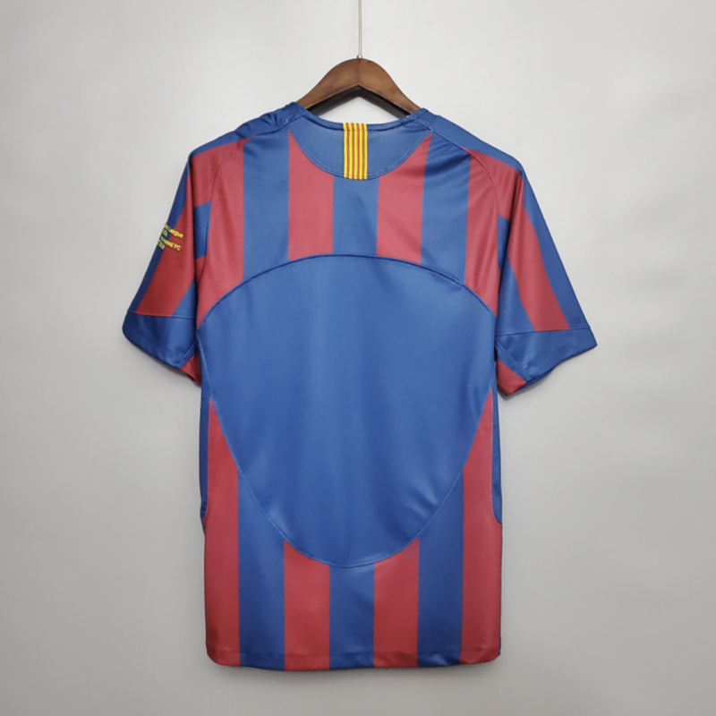 Retro Barcelona 2006 UEFA Champions League Home Kit - Image 3